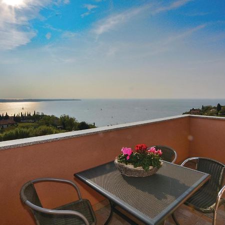 2 Bedroom Amazing Apartment In Portoroz Exterior foto