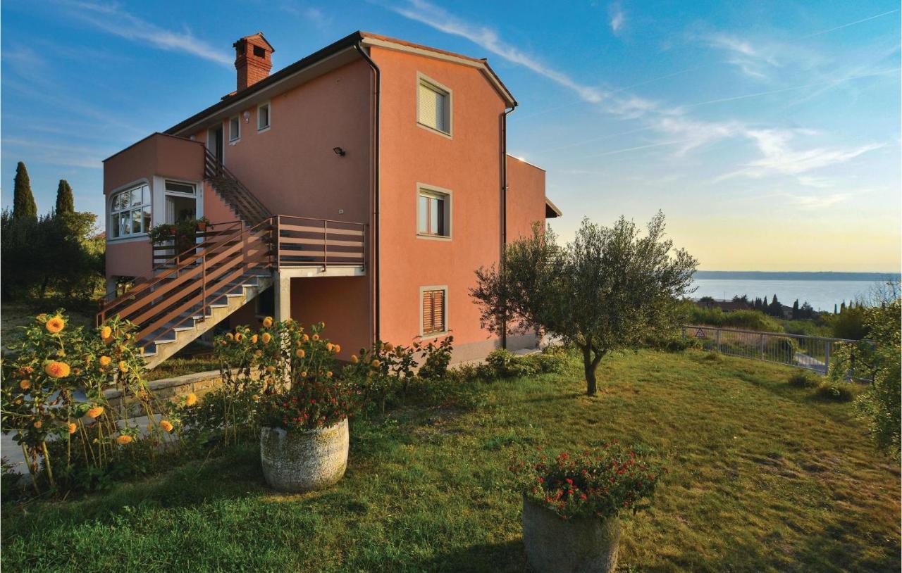 2 Bedroom Amazing Apartment In Portoroz Exterior foto