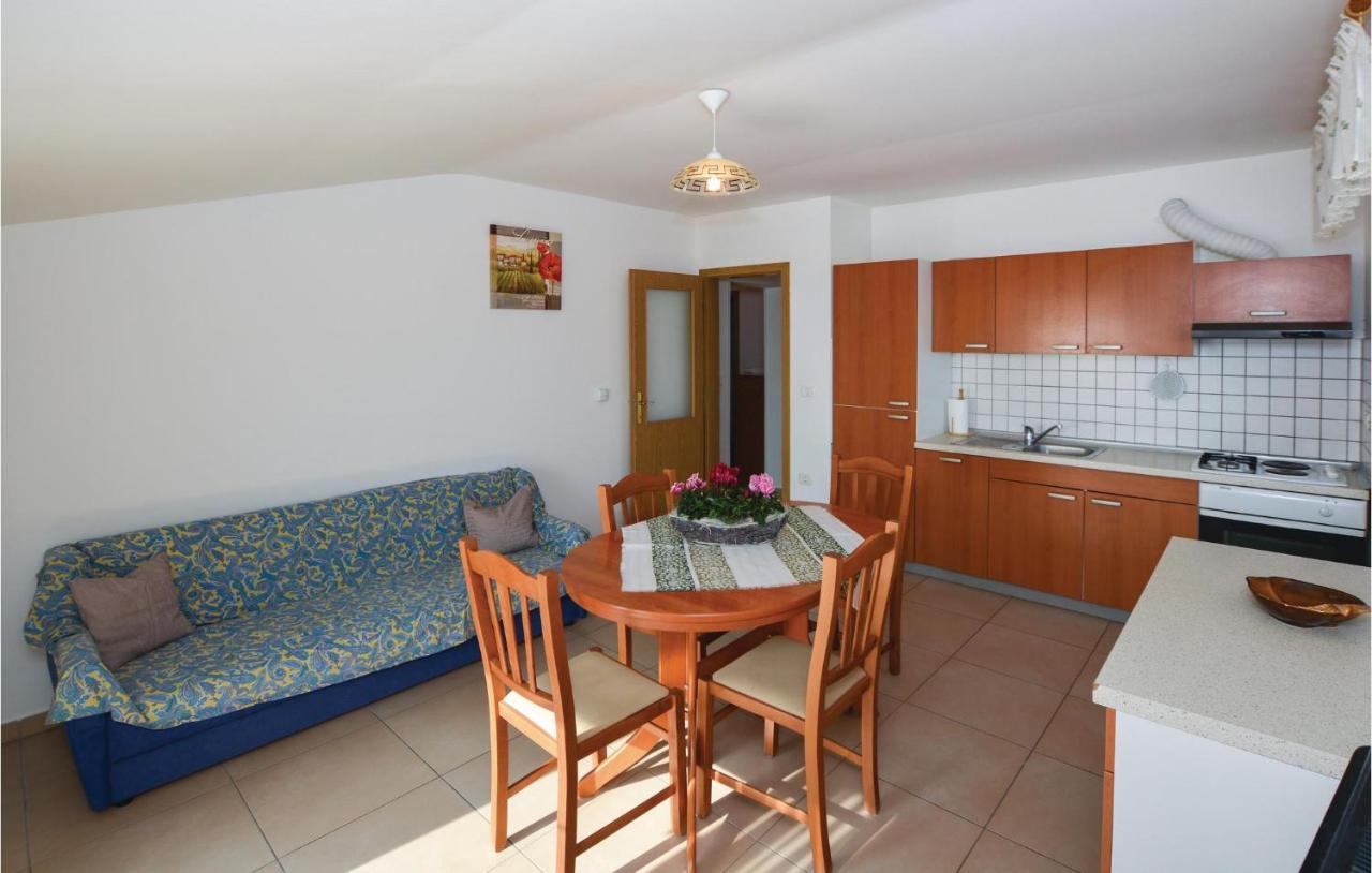 2 Bedroom Amazing Apartment In Portoroz Exterior foto